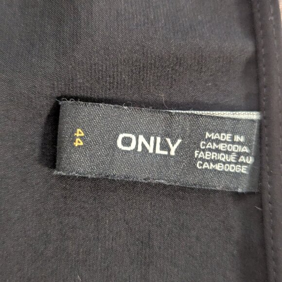 Silver Icing Black Scalloped Camisole (XL/44) - Picture 4 of 4